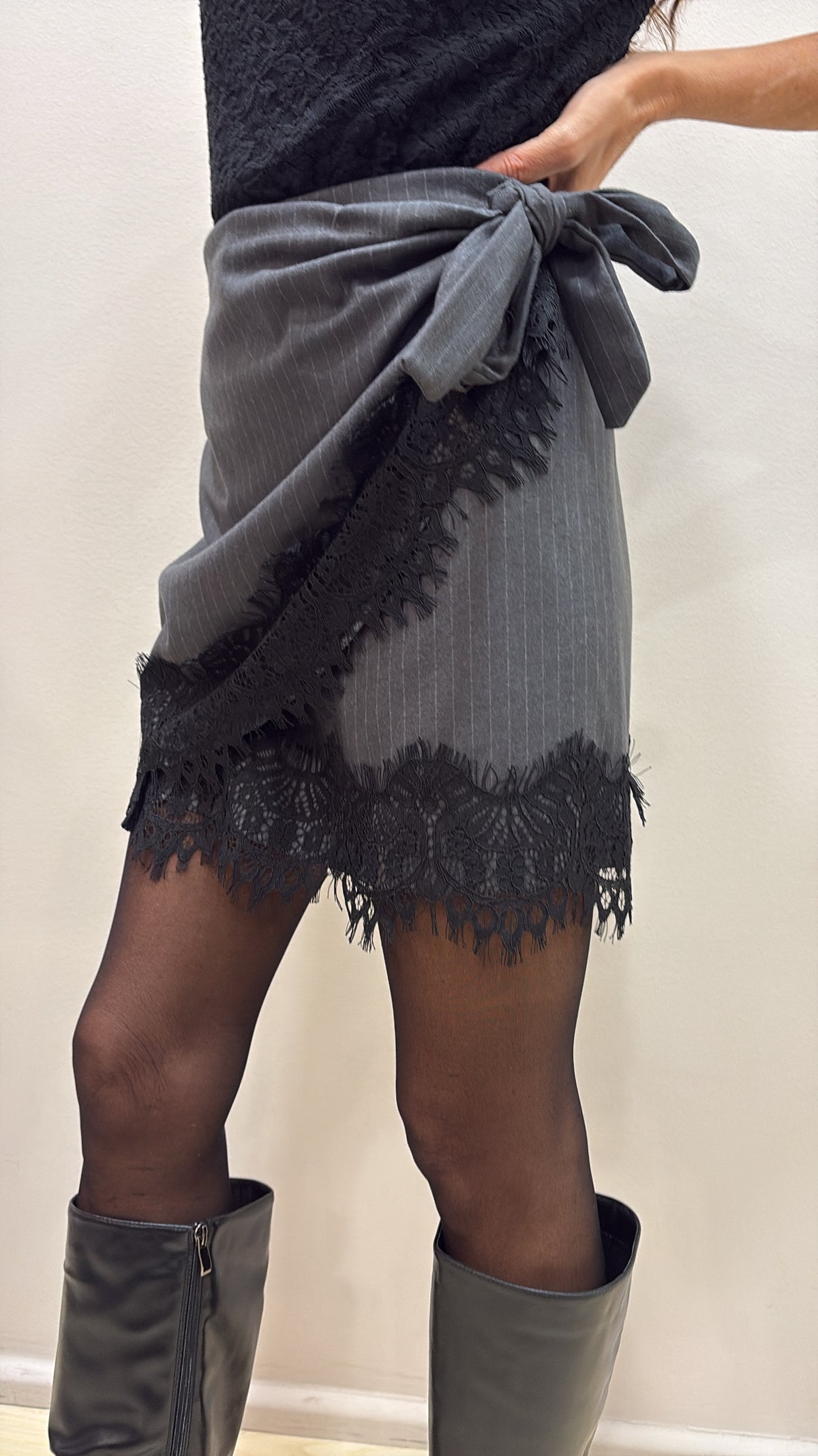 Gonna pareo con bordo pizzo E 7361