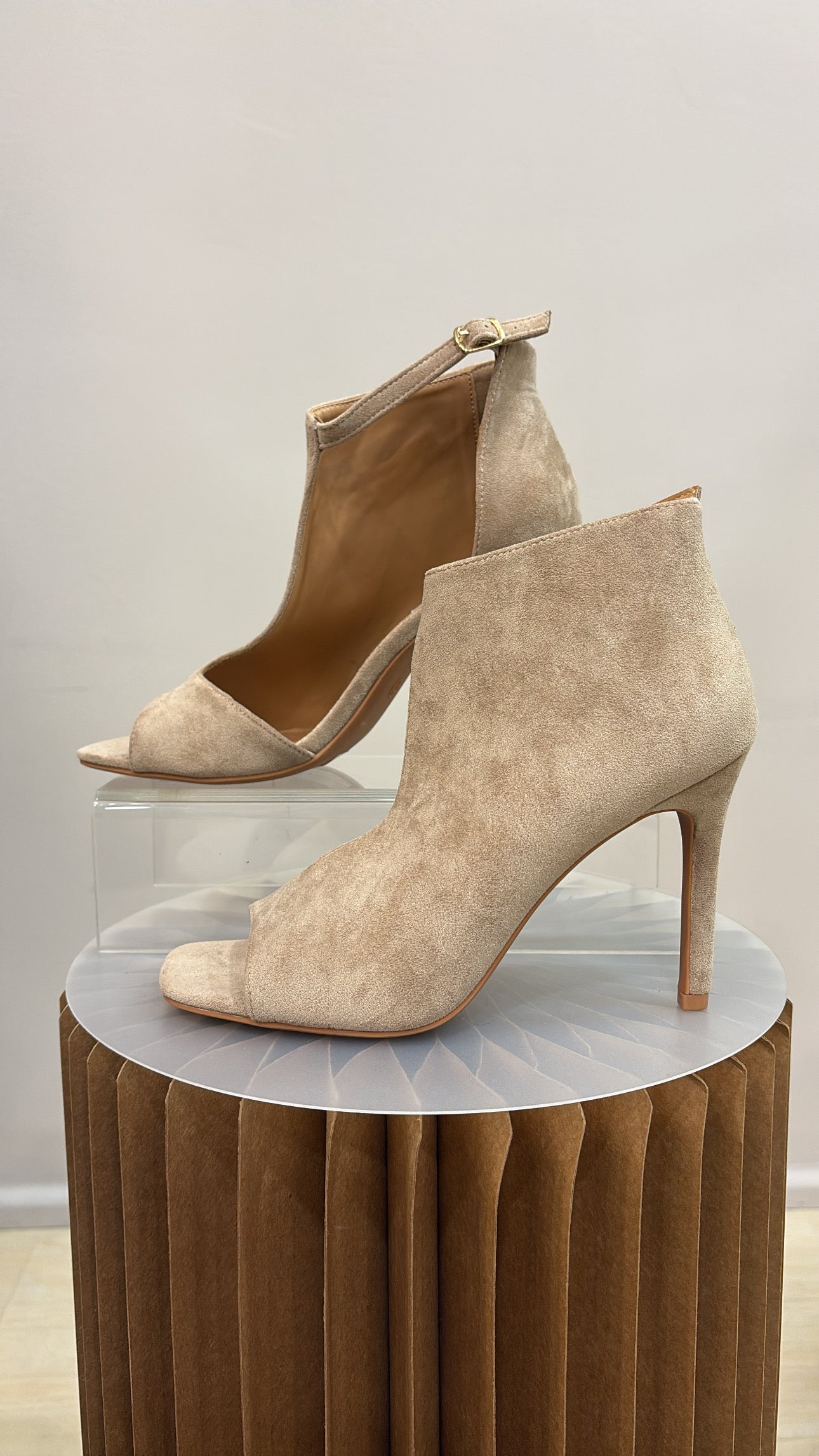 Open toe scamosciato