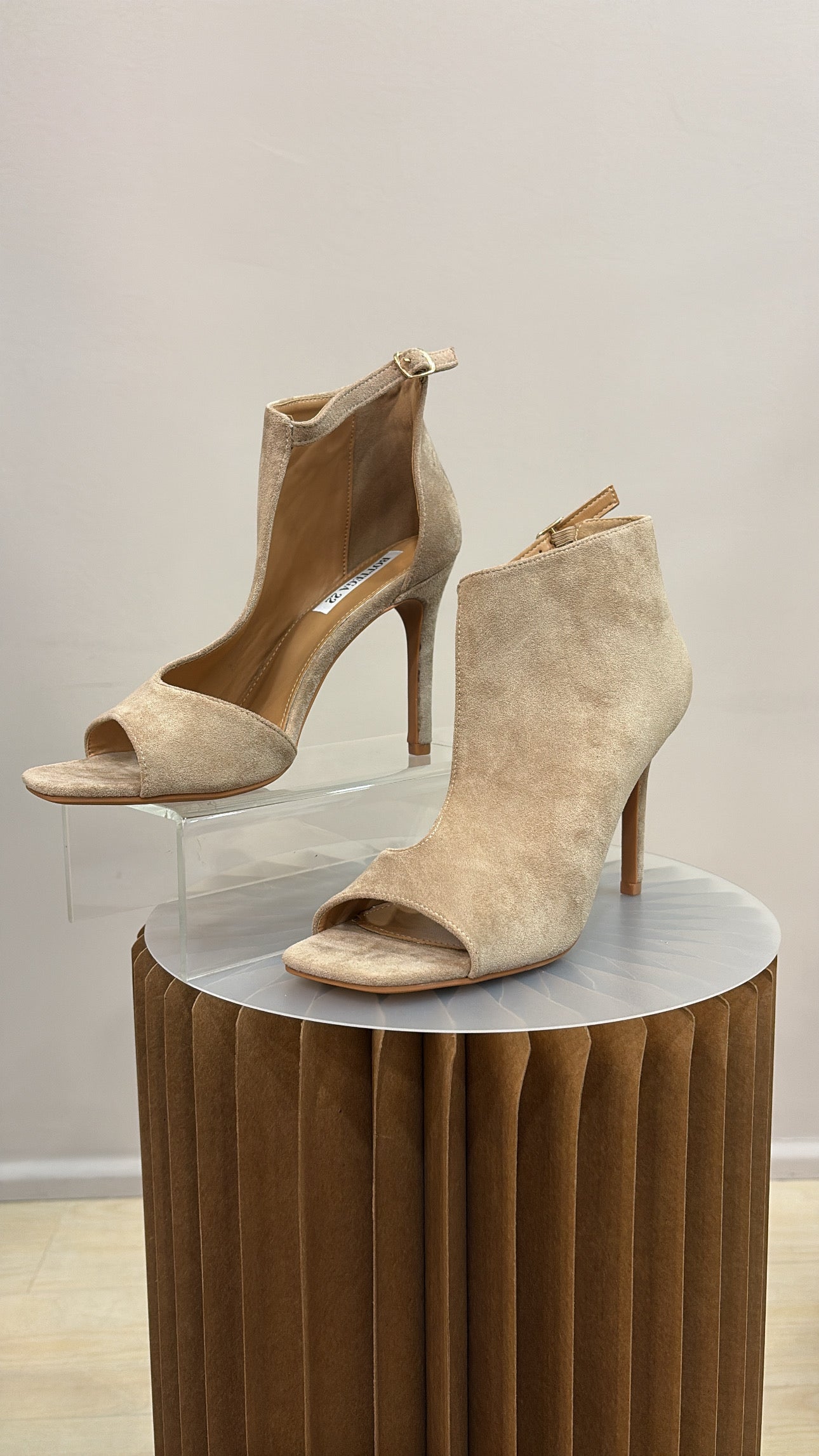 Open toe scamosciato