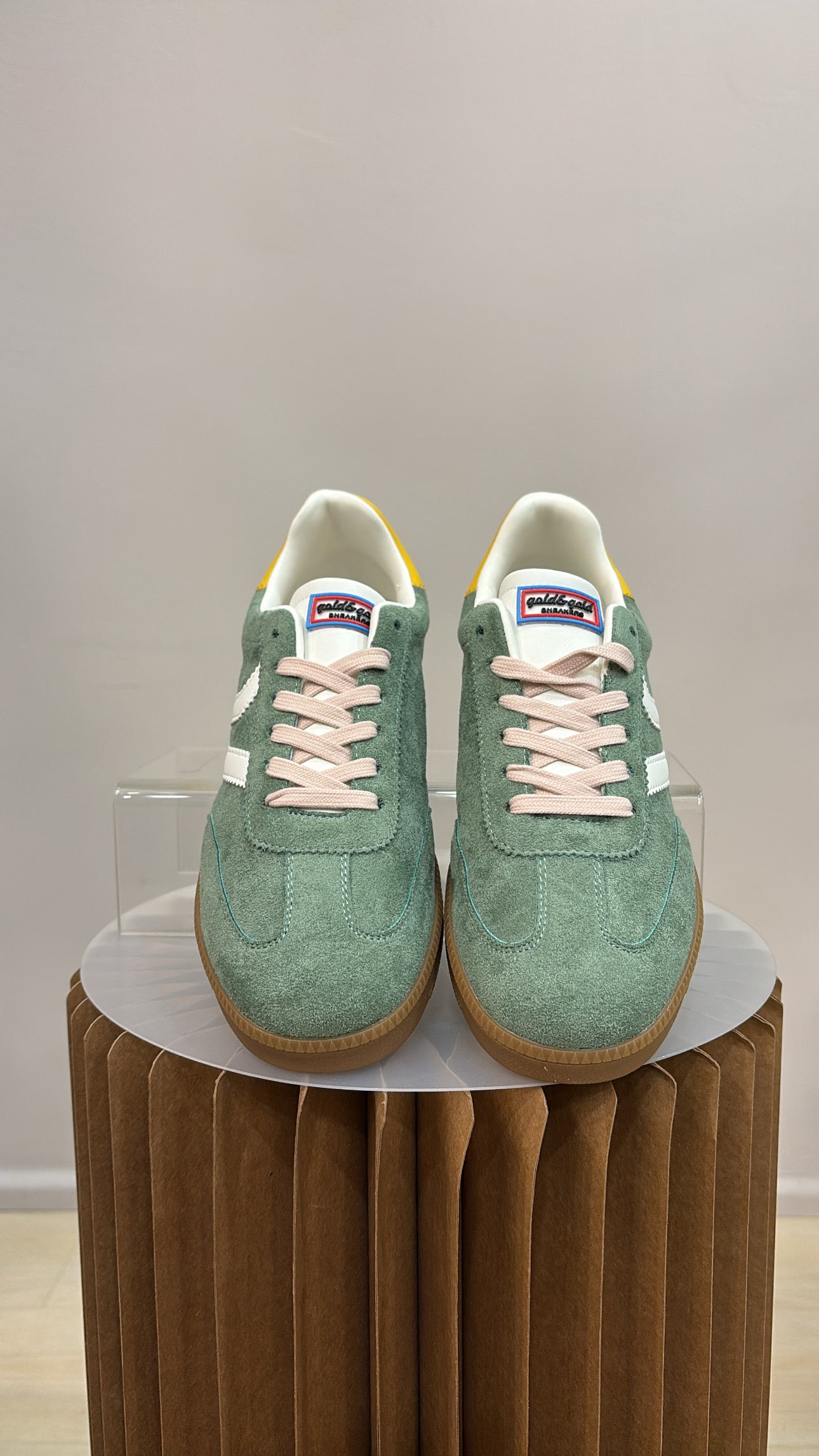 Sneaker