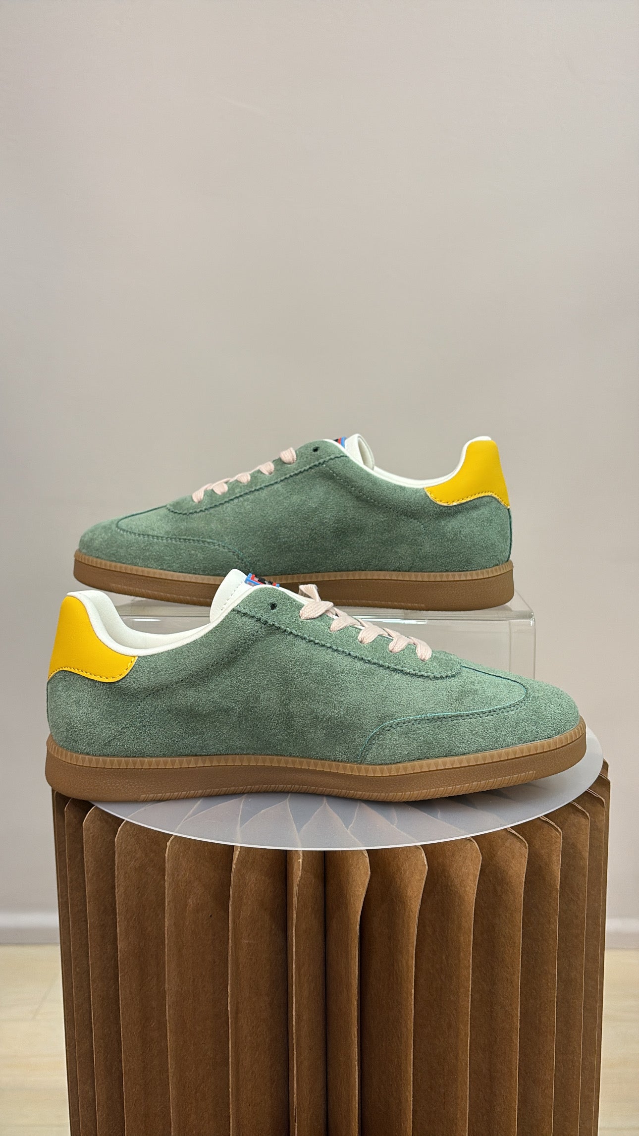 Sneaker