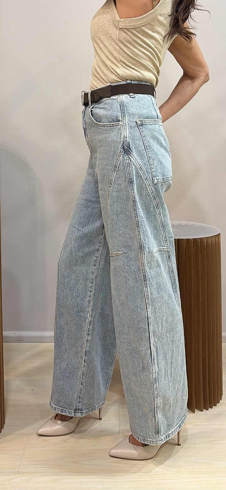Jeans barrel con cuciture