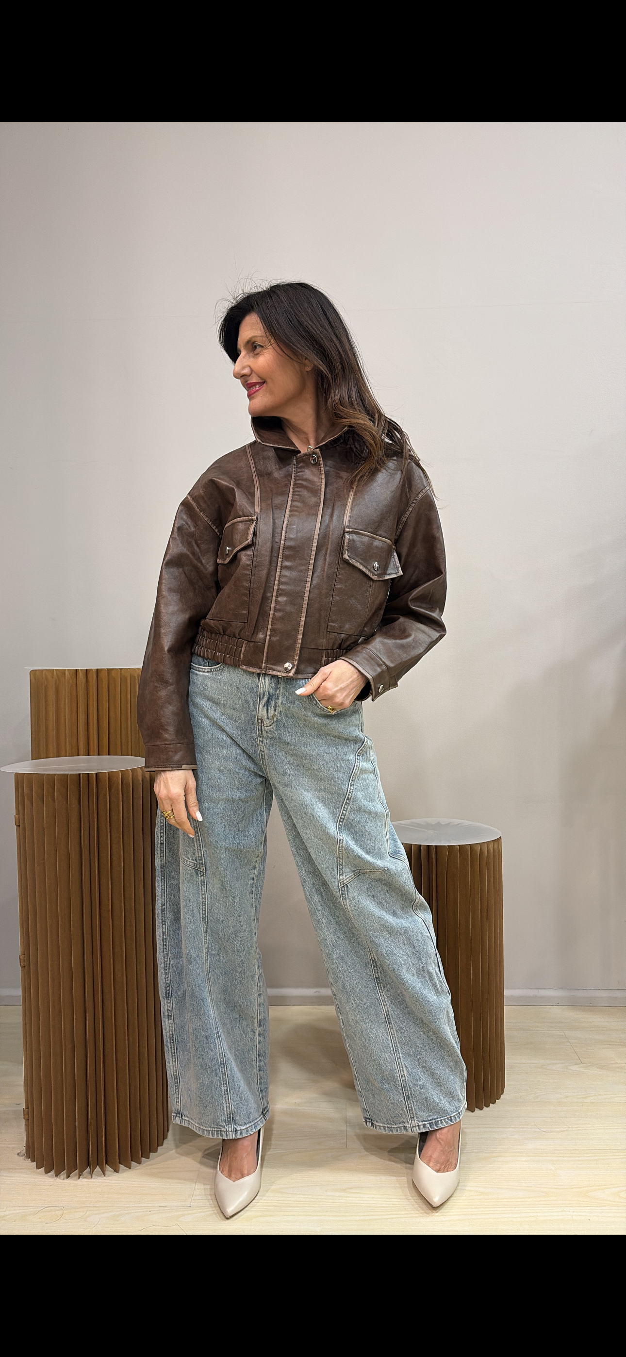 Jeans barrel con cuciture